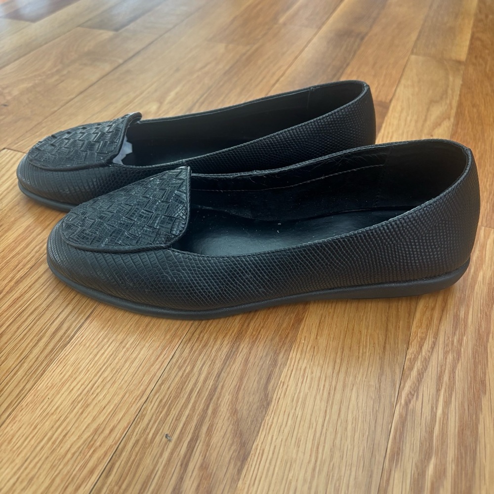Aerosoles Black Brielle Loafers, Size 7.5 - Picture 4 of 11